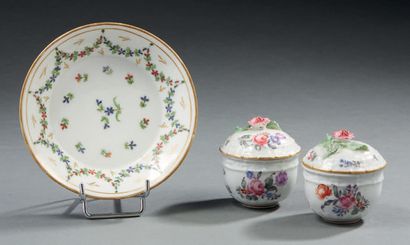 GENRE DE SÈVRES ET DE MEISSEN Three covered sugar bowls in porcelain with polychrome...