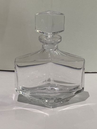 null SEVRES

Carafe à alcool en cristal de Sèvres

H. : 20 cm
