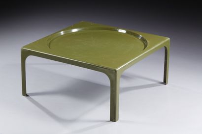 null Marc BERTHIER (né en 1935)

Table basse carré en fibre de verre verte

Dim....