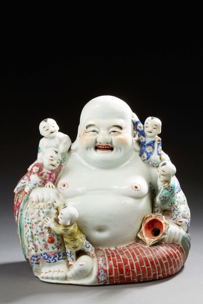 null CHINE


Groupe en porcelaine représentant un bouddha assis entouré de cinq enfants...