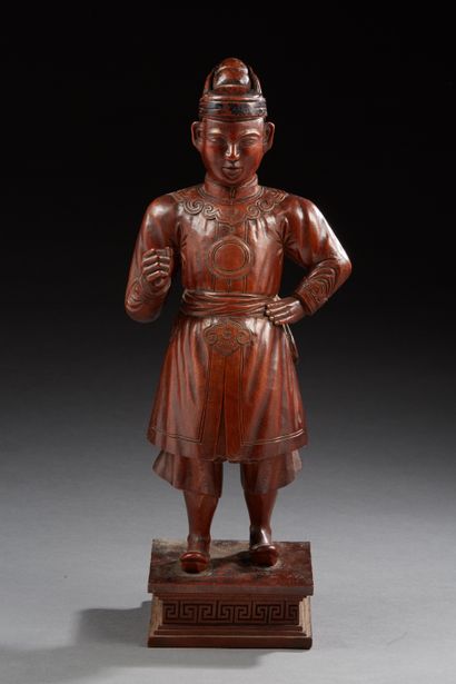 null INDOCHINA - About 1900


Statuette of a dignitary in wood, standing on a square...