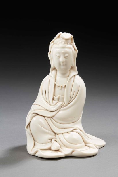 null CHINE


Figurine en porcelaine émaillée blanche représentant la déesse Guanyin...