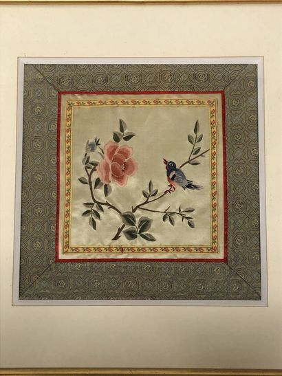 null Two embroidered silks 


China


Size: 21 x 61.5 cm and 21.5 x 21.5 cm .