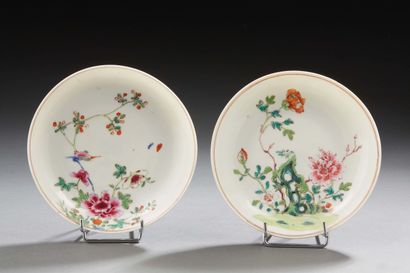 null CHINE


Deux coupelles circulaires en porcelaine décorées de fleurs et d’oiseaux...