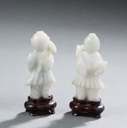 null °°° CHINE


Deux figurines en jade clair représentant des jumeaux hoho debouts...