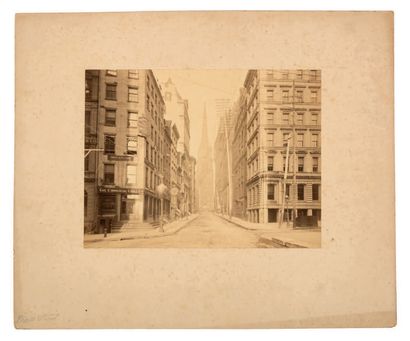 null [PHOTOGRAPHS] [UNITED STATES] [ANONYMOUS]
Set of seven photographs mounted on...