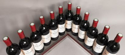 null 12 bouteilles Château BISTON BRILLETTE - Moulis 1985

Étiquettes tachées, niveau...