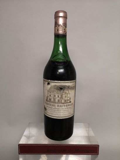 null 1 bottle Château HAUT BRION - 1er GCC Graves 1972

Stained and damaged label....