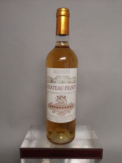 null 1 bottle Château FILHOT - 2nd GCC Sauternes 2010 Label slightly marked.