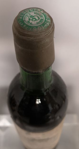 null 1 bottle Château CANON - Grand cru de Saint Emilion 1970

Damaged label. High...