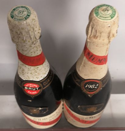null 2 bouteilles CHAMPAGNE MUMM "Cordon Rouge" 1 brut 1982 et 1 brut A VENDRE EN...