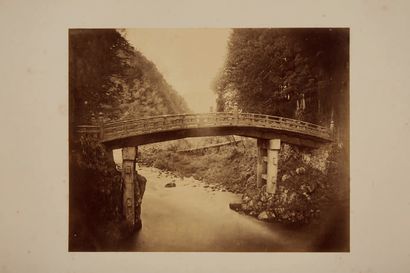 Attr. à UCHIDA KUICHI (1844-1875) Deux tirages
Vue du Shinkyō, pont sacré sur la...