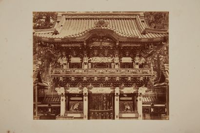 Attr. à UCHIDA KUICHI (1844-1875) Nikko-Yo Mei Mon
Dim. : 215 x 268 mm « Un des plus...