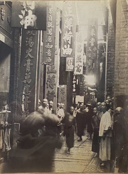LAI AFONG. Busy street, 1870's
Contrasted albumen, strong tonality, missing in the...