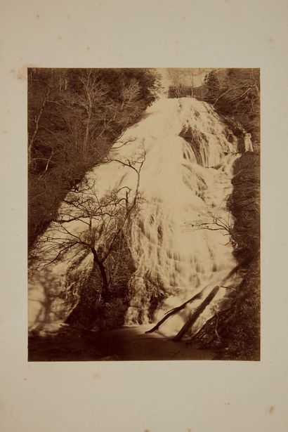 Attr. à UCHIDA KUICHI (1844-1875) Yudaki. Chute d'eau chaude près de Yumoto Nikko
Dim....