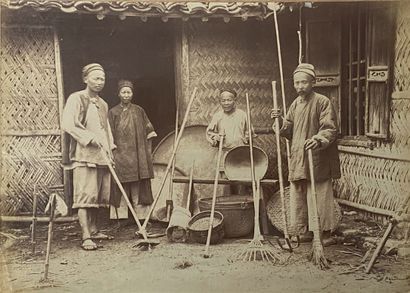 null Types chinois, Pékin, années 1870
Deux épreuves albuminées contrastées. Beaux...