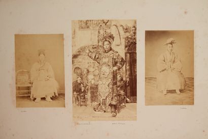 null Deux portraits coréens et un acteur Chinois (peinture)
Années 1870 3 albumines
Dim....
