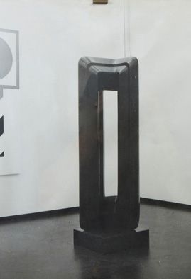 Hiromi AKIYAMA (1937-2012) Sans titre, 1969
Sculpture en métal, signée sous le socle...