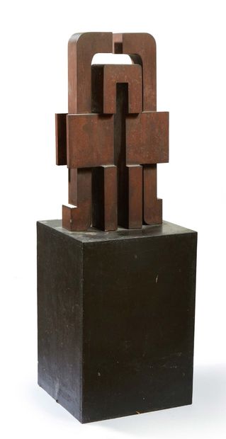 Hiromi AKIYAMA (1937-2012) Eisen, 1969
Sculpture en fer sur un socle en bois tenté...