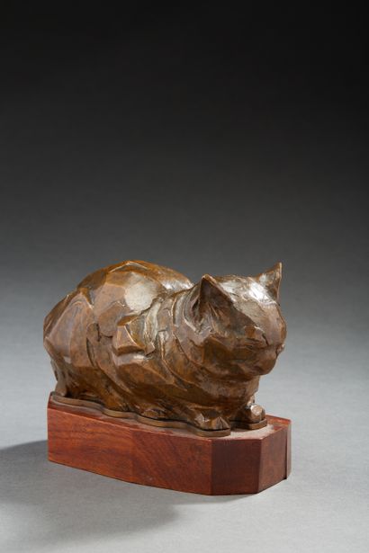 null EDOUARD NAVELLIER (1865 - 1944)

Chat couché en bronze à patine médaille sur...