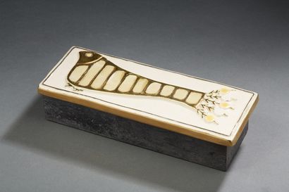 null Mithe ESPELT (1923 - 2020)

Boite à bijoux, le couvercle en céramique orné d'un...