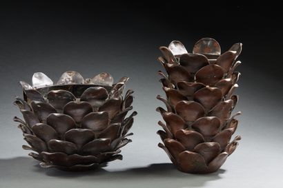 null Alexander LAMONT pour LAMONT

Deux vases en bronze patiné style pomme de pain.

Dim....