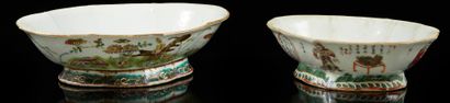 CHINE Deux coupes oblongues en porcelaine décorées sur la paroi extérieure en émaux...