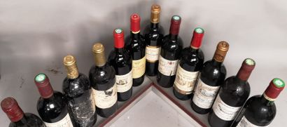null 12 bouteilles BORDEAUX DIVERS Millésimes des années 1970 A VENDRE EN L'ETAT