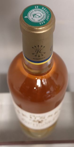 null 1 bouteille Château RIEUSSEC - 1er Cc Sauternes 2010 

Etiquette grifée.