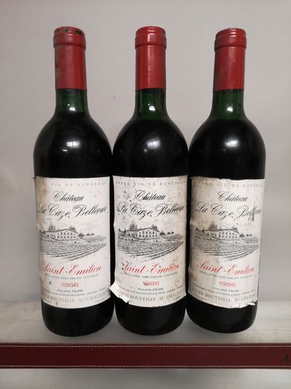 null 3 bottles Château LA CAZE BELLEVUE - Saint Emilion 1986 

Labels slightly stained...