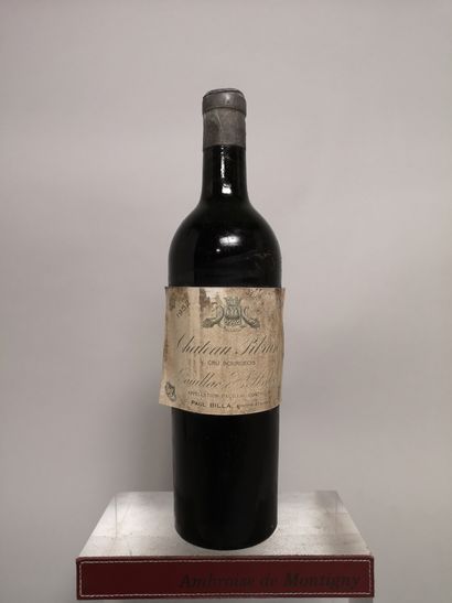 null 1 bouteille Château PIBRAN - Pauillac 1952 

Etiquette tachée. Niveau mi ép...