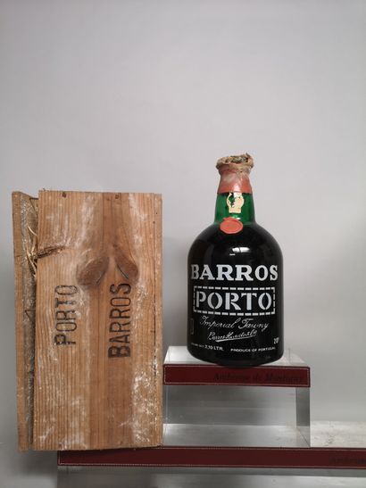 1 magnum 2.10 l Porto BARROS Impérial Tawny Annees 1980 Coffret bois d'origine....