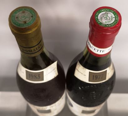 null 2 bottles CHÂTEAUNEUF du PAPE - Domaine de La ROQUETTE 

A white 1983 and a...