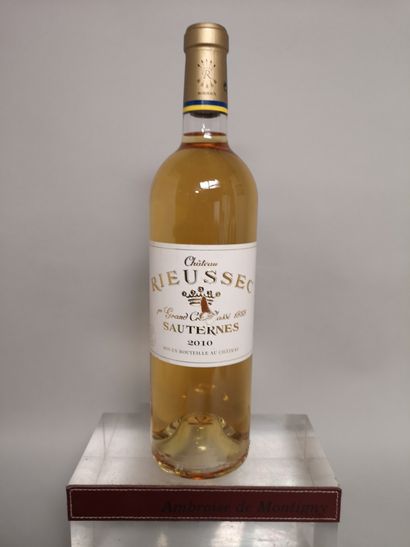null 1 bouteille Château RIEUSSEC - 1er Cc Sauternes 2010 

Etiquette grifée.