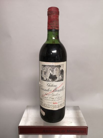 null 1 bouteille Château GRANDE MURAILLES - Saint Emilion Grand Cru 1982 

Etiquette...