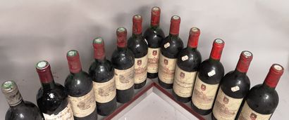 null 12 bouteilles BORDEAUX DIVERS Millésimes des années 1970 et 1980 A VENDRE EN...