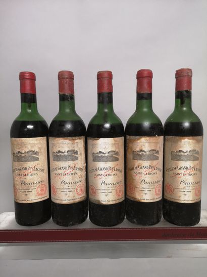 null 5 bouteilles Château GRAND PUY LACOSTE - 5e GCC Pauillac 1966 

En l'état. Etiquettes...