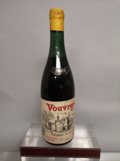  1 bouteille VOUVRAY - Château des GIRARDIERES 1960 
Etiquette légèrement tachée,...