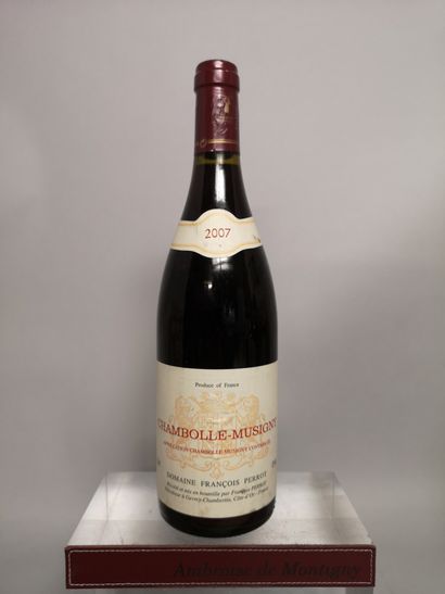null 1 bouteille CHAMBOLLE MUSIGNY - François PERROT 2007 

Etiquette légèrement...