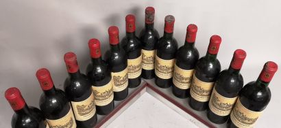 null 12 bottles Château D'AGASSAC - Haut Médoc 1966 

Slightly stained labels. 6...