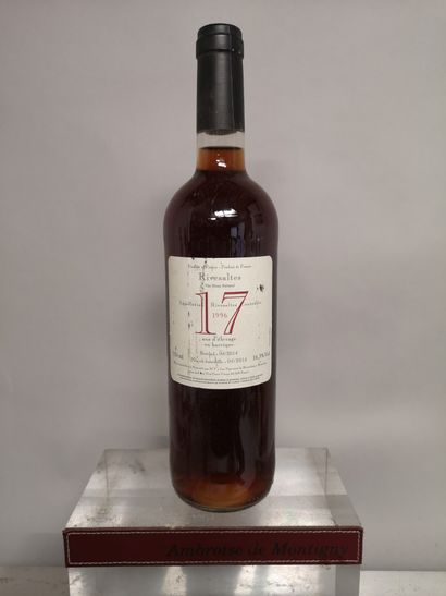  1 bouteille RIVESALTES 17 ans - Vignerons de Rivesaltes 1996 
Etiquette légèrement...