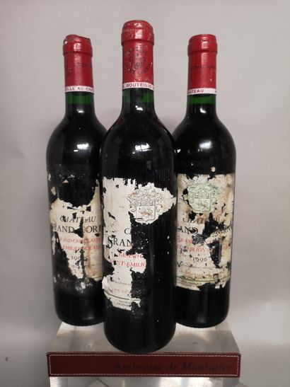 null 3 bottles Château GRAND CORBIN - Grand Cru de Saint Emilion 1996 

Tattered...