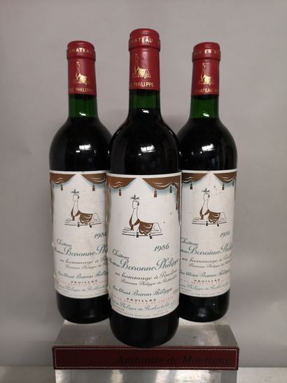 null 3 bouteilles Château MOUTON BARONNE PHILIPPE - Pauillac 1986 

Etiquettes légèrement...