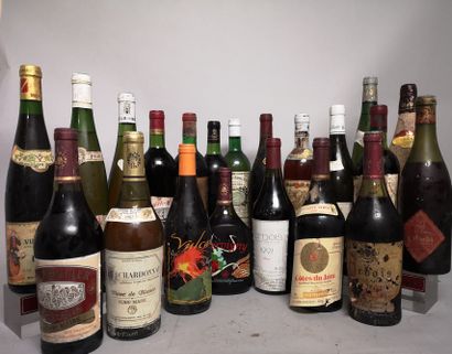  21 bouteilles VINS DIVERS FRANCE et ETRANGER A VENDRE EN L'ETAT.