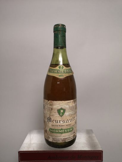 null 1 bouteille MEURSAULT - MOMMESSIN 1973 

Etiquette tachée et légèrement abîmée....