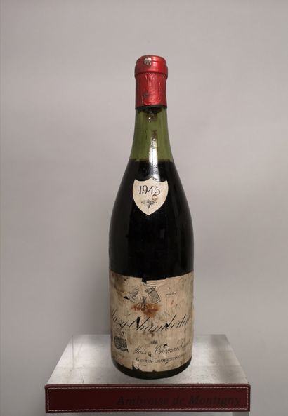 null 1 bouteille MAZY CHAMBERTIN Grand Cru - Maison THOMAS BASSOT 1945 

Etiquette...