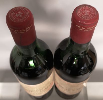 null 2 bottles Château LYNCH BAGES - 5th GCC Pauillac 1971 

Stained and slightly...