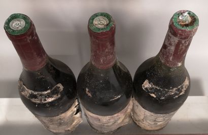 null 3 bottles ARBOIS "Cuvée Victor Hugo centenaire" - Henri Maire 1985 

Stained...