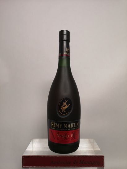 null 1 bouteille COGNAC Fine Champagne V.S.O.P.- REMI MARTIN Années 90