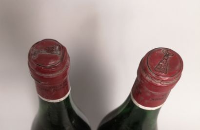  2 bouteilles MERCUREY - Pierre PONNELLE 1962 
Etiquettes tachées et abîmées. Niveaux...